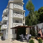 Apartament Malou *
