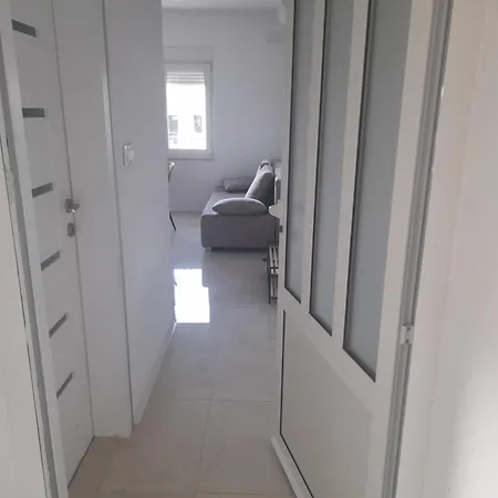 Malou Apartman Baška Voda