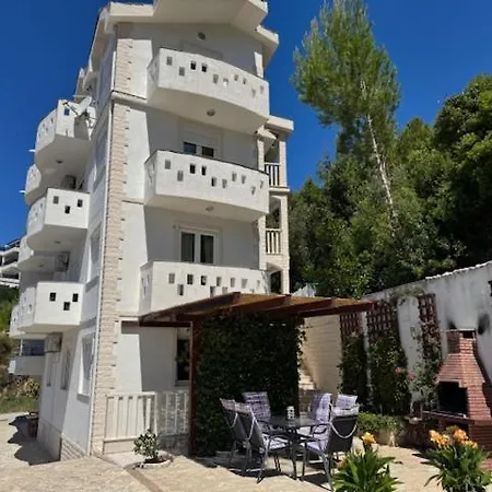 Apartman Malou *