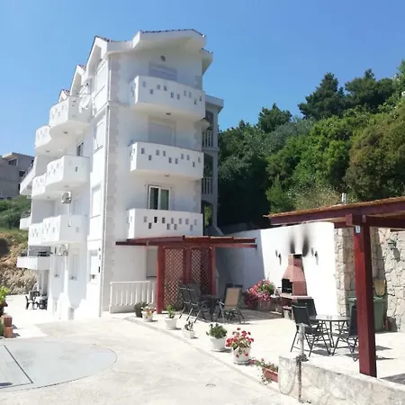 Malou Apartman Baška Voda