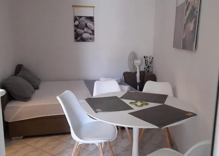 Malou Apartamento Baška Voda