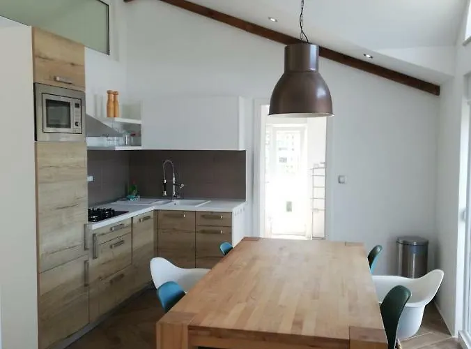 Malou Apartamento Baška Voda